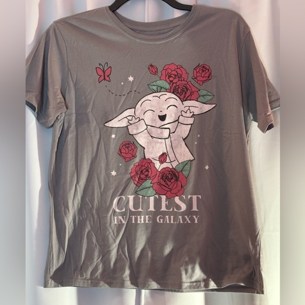 Woman's T-shirt Star Wars Mandalorian Grogu Cutest in the Galaxy Size XL
